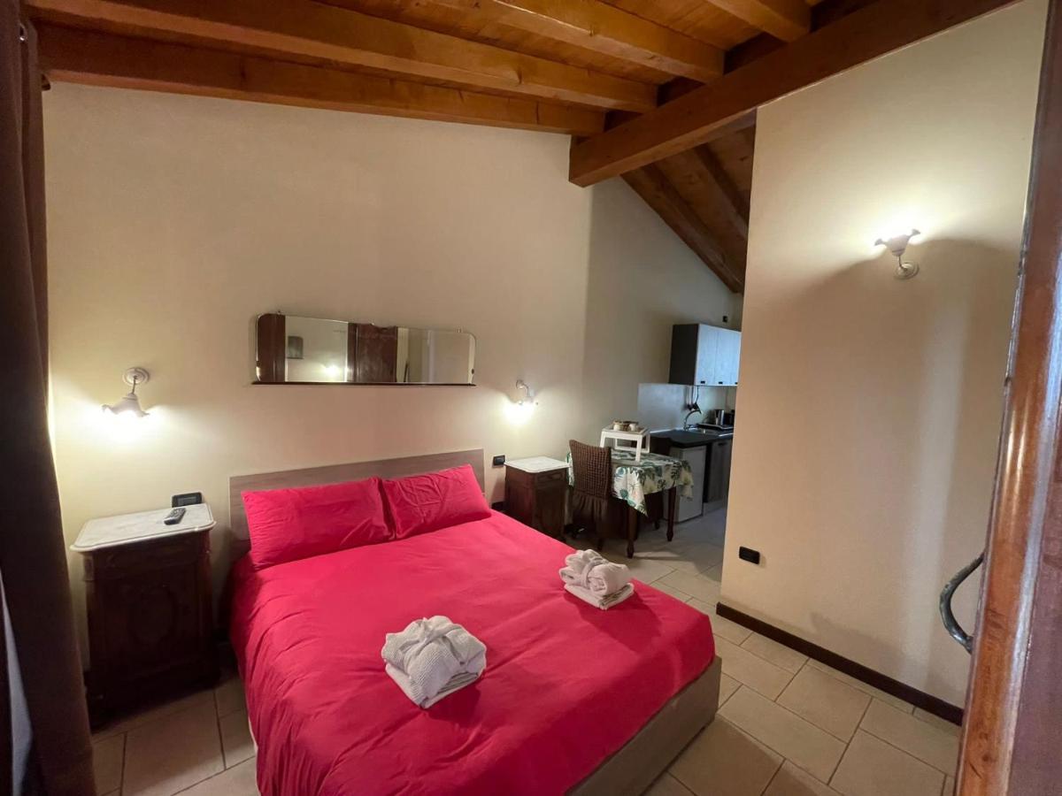 La Fiocchina - Magic Place - Apartments & Studios In Garda Lake - Countryside Farmhouse, Inside The Middle Of The Lake Сало Екстер'єр фото